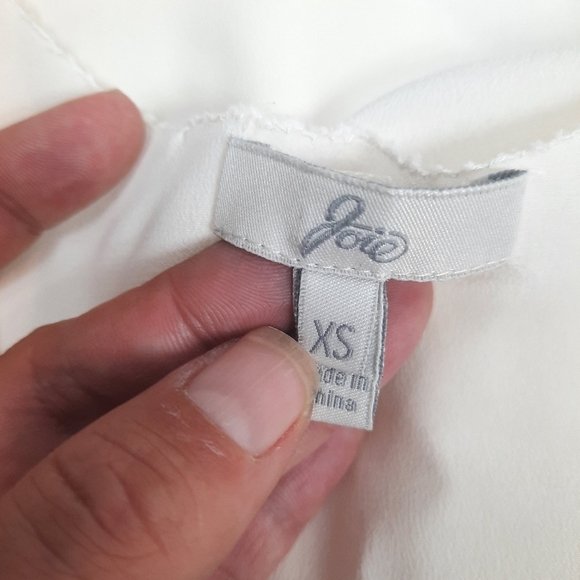 Joie 100%‎ Silk Cream Blouse Flutter Sleeve Cut Out Scoop Neck Size XS Women's - Picture 6 of 7